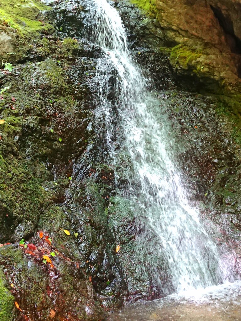 綾広の滝