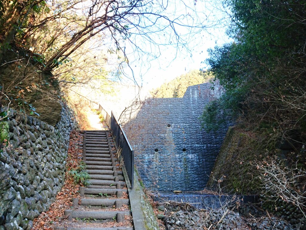 高水山登山道